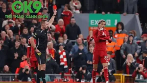 Tấm thẻ đỏ của Ekitike đã khiến Liverpool gặp nhiều khó khăn sau đó